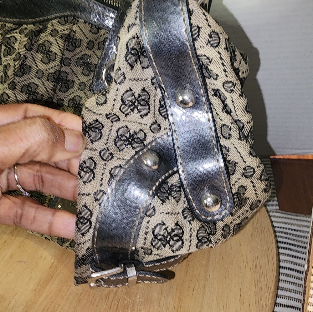 Women's Guess Shoulder Bag - Picture 9 of 16